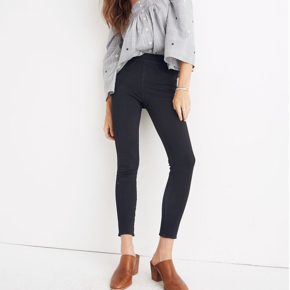 Madewell Pull-On Jeans in Black Frost Size 25